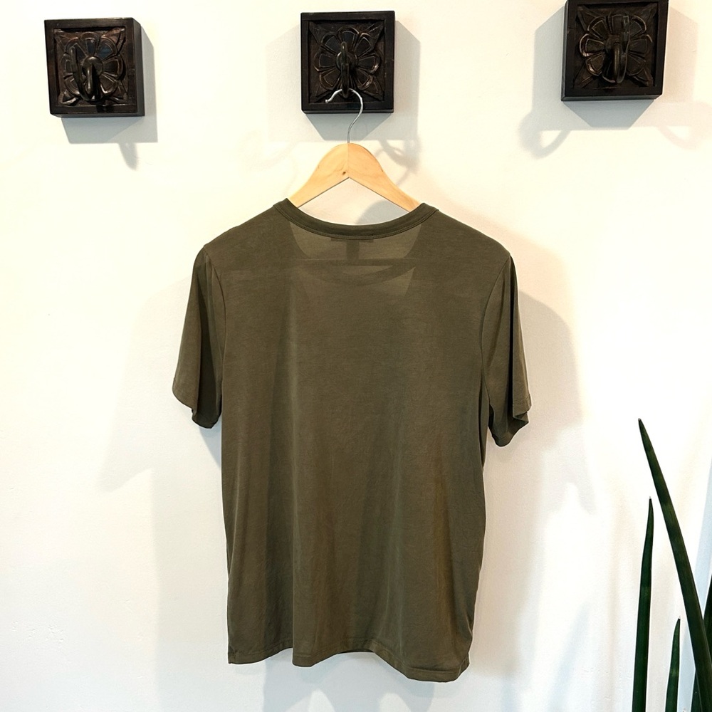 Forever 21 Triangle Cut Out V-Neck Women's Tee - Picture 7 of 12